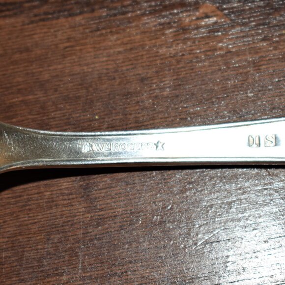Intl Silver Co Wm Rogers Medium Solid Cold Meat Serving Fork Lady Densmore - Picture 4 of 4